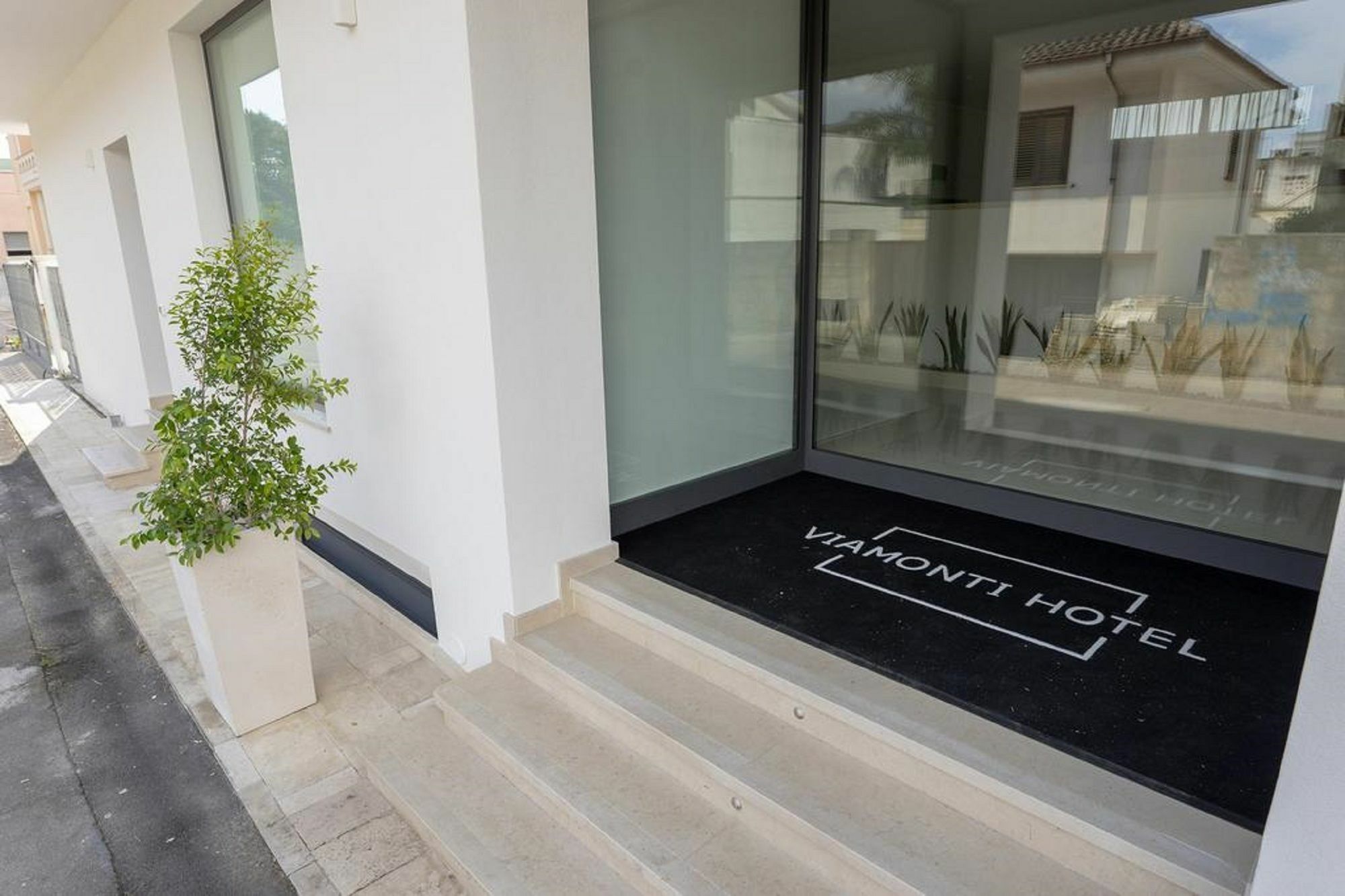 Viamonti Hotel Racale Exterior foto